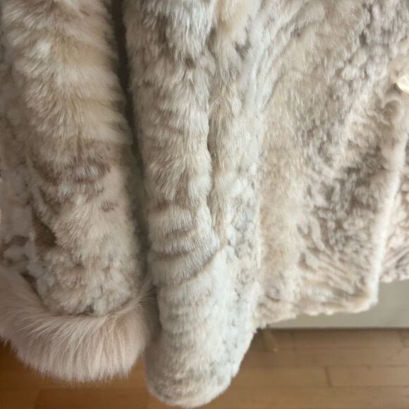 VTG! Nuage Collection Cream Faux Fur Hooded Coat Tiger Print L/G 90s Cozy Glam - Picture 15 of 15